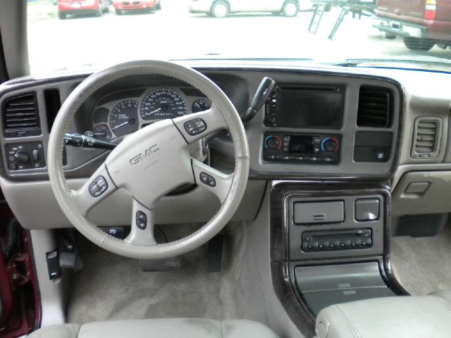 GMC Yukon XL 2006 photo 2