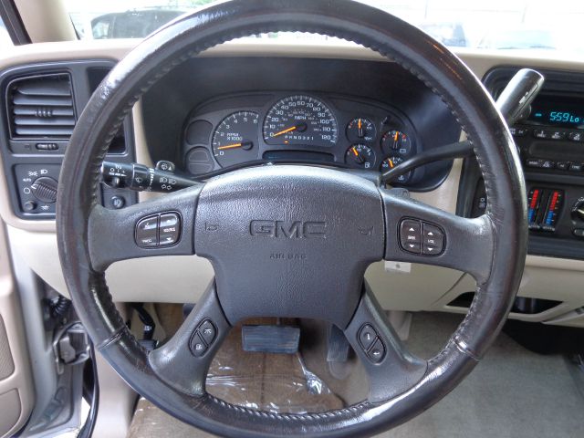 GMC Yukon XL 2006 photo 13