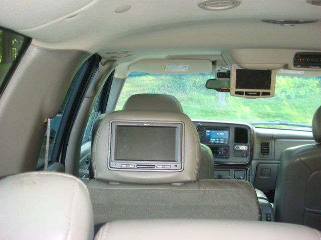 GMC Yukon XL 2006 photo 2