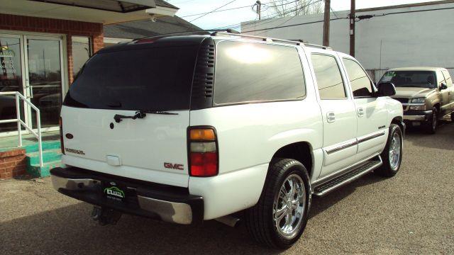 GMC Yukon XL 2006 photo 2