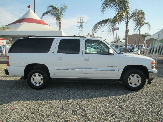 GMC Yukon XL 2006 photo 2