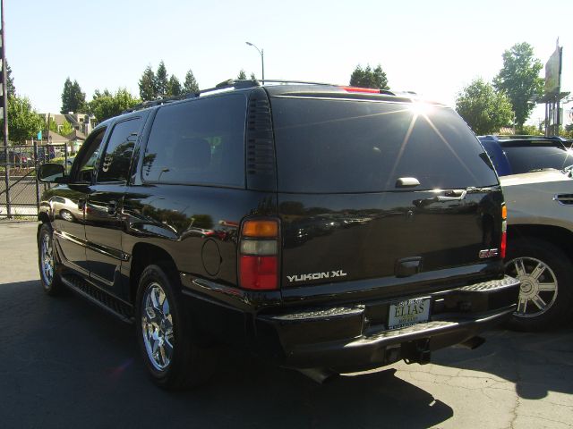 GMC Yukon XL SXT Van SUV