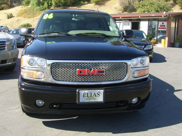 GMC Yukon XL 2006 photo 12