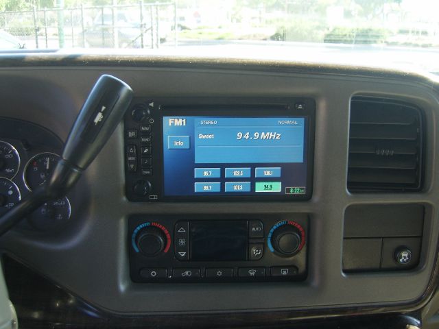 GMC Yukon XL 2006 photo 8