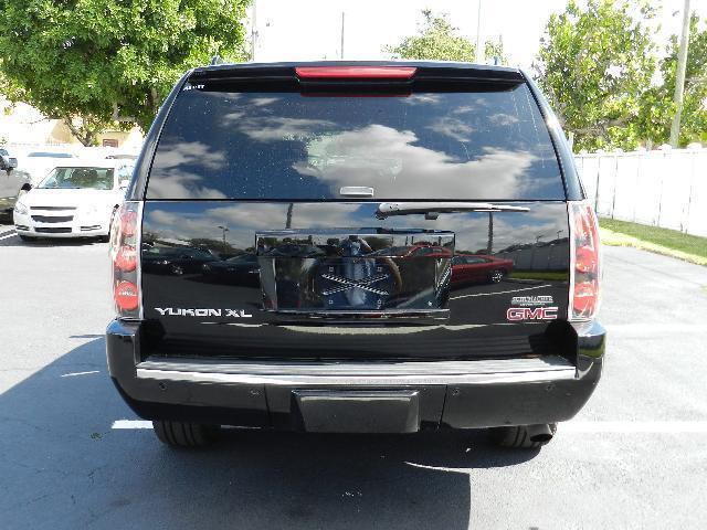 GMC Yukon XL 2007 photo 4