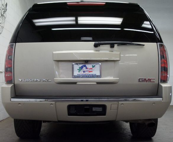 GMC Yukon XL 2007 photo 2