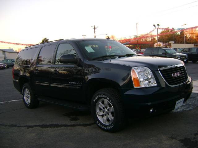 GMC Yukon XL SLT Sport Utility