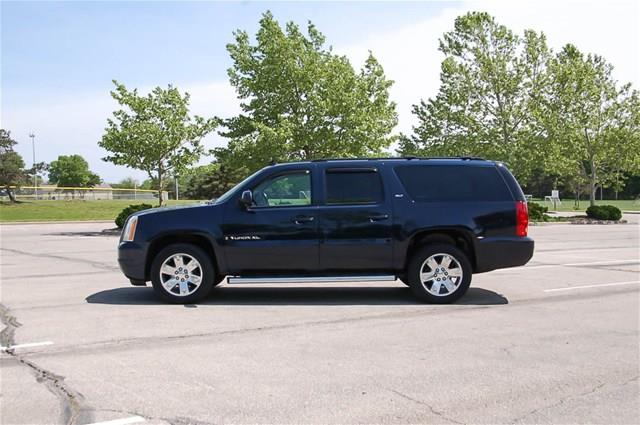 GMC Yukon XL 2007 photo 2