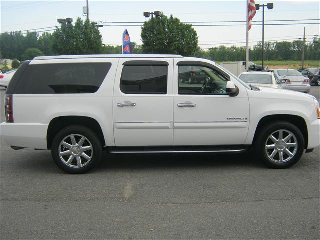 GMC Yukon XL 2007 photo 2