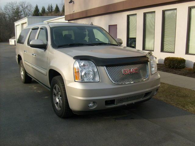 GMC Yukon XL EX Sedan 4D Sport Utility