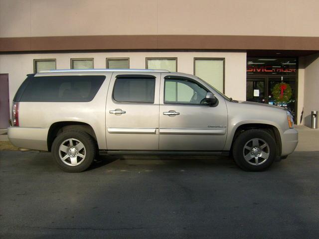 GMC Yukon XL 2007 photo 2