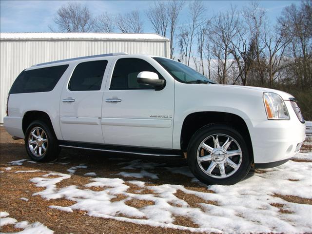 GMC Yukon XL EX Sedan 4D Sport Utility