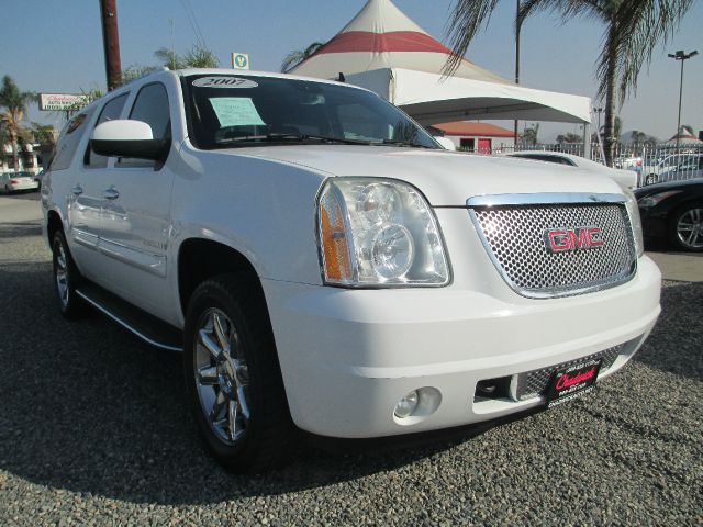 GMC Yukon XL SXT Van SUV