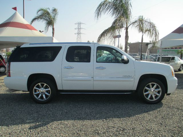 GMC Yukon XL 2007 photo 2