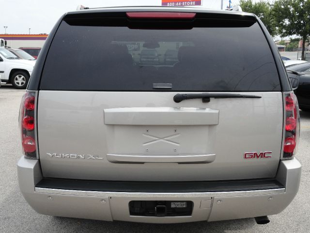 GMC Yukon XL 2007 photo 4