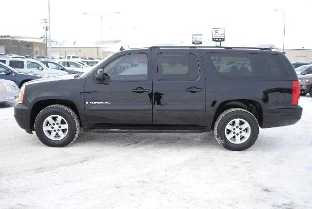 GMC Yukon XL 2007 photo 2