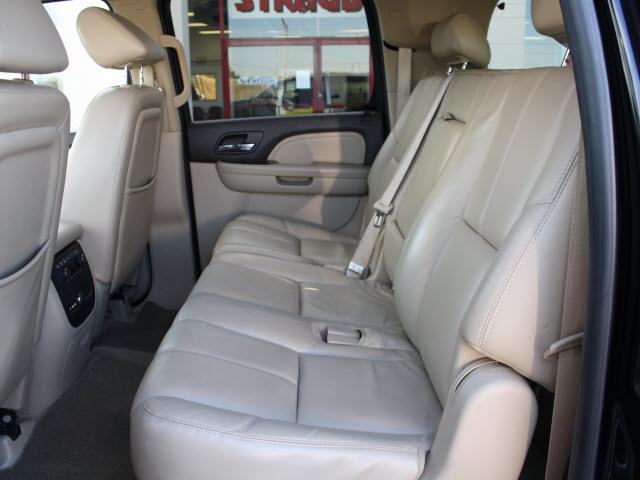 GMC Yukon XL EX Sedan 4D Sport Utility