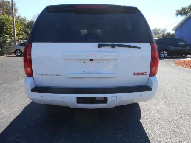 GMC Yukon XL 2007 photo 13