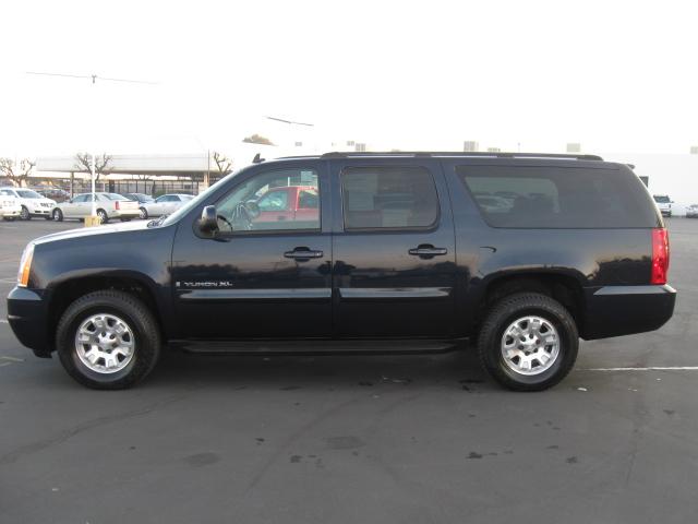 GMC Yukon XL 2007 photo 2