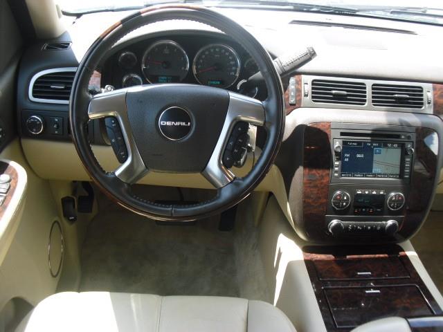 GMC Yukon XL 2007 photo 2