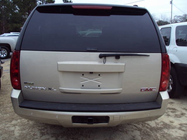 GMC Yukon XL 2007 photo 2