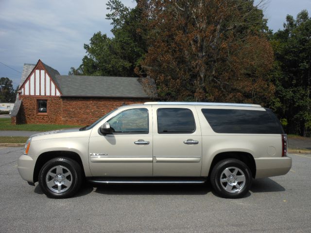 GMC Yukon XL 2007 photo 2