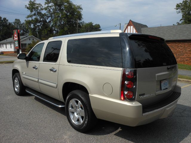 GMC Yukon XL 2007 photo 3