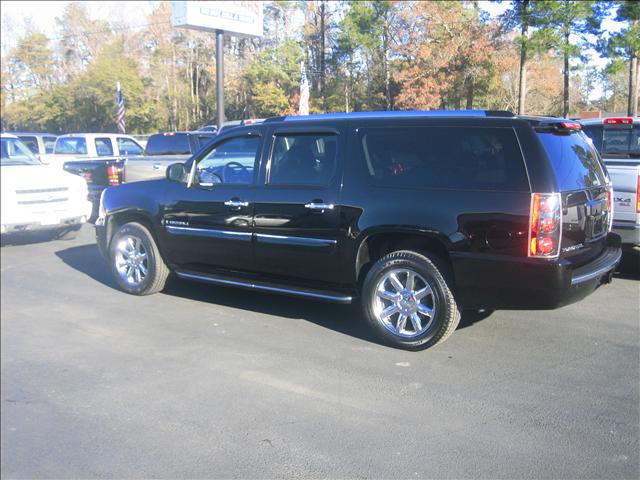 GMC Yukon XL EX Sedan 4D Sport Utility