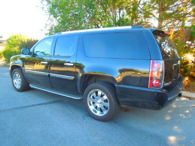 GMC Yukon XL LS 2500hd CREW CAB 4X4 Diesel SUV