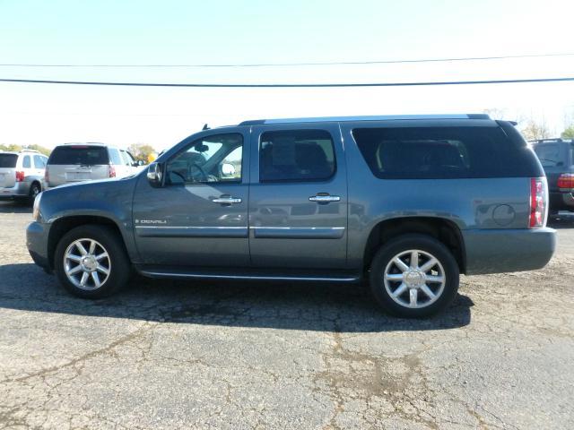 GMC Yukon XL 2008 photo 1