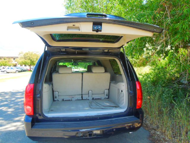 GMC Yukon XL 2008 photo 3