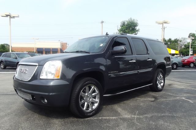 GMC Yukon XL 2008 photo 2