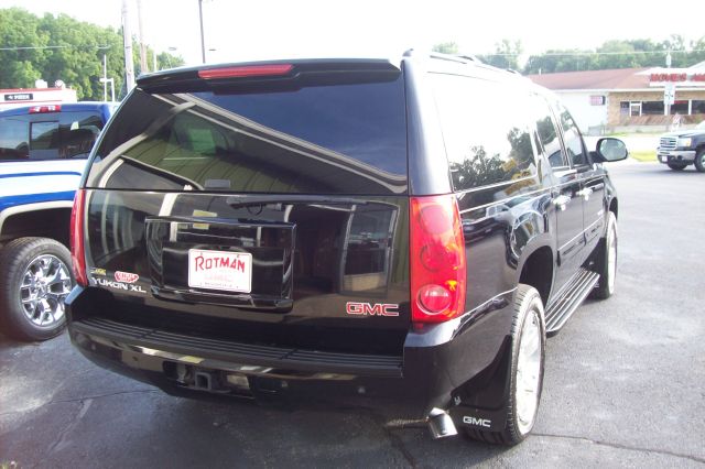 GMC Yukon XL 2008 photo 1