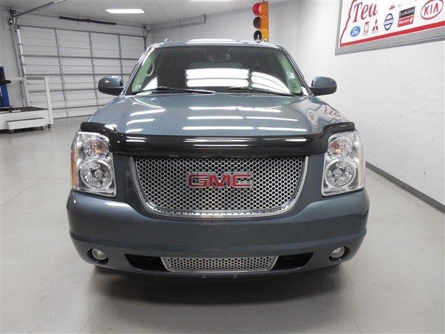 GMC Yukon XL 2008 photo 3