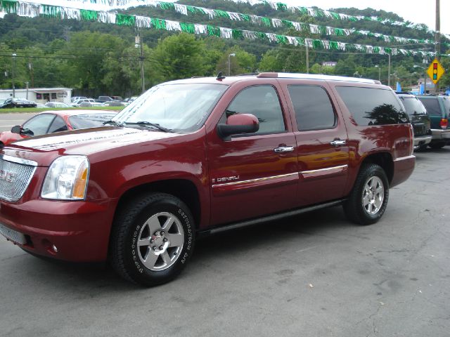 GMC Yukon XL 2008 photo 1