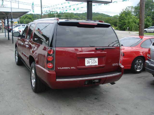 GMC Yukon XL 2008 photo 4