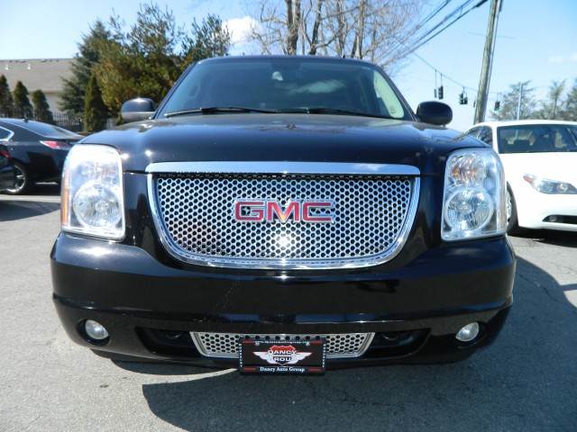 GMC Yukon XL 2008 photo 1