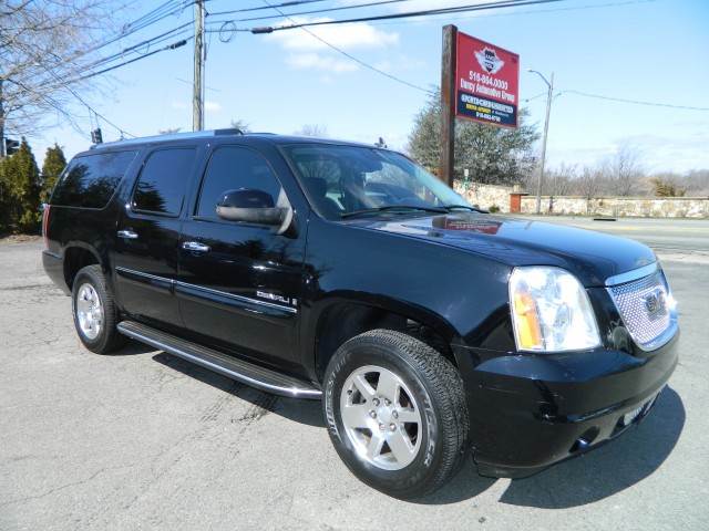 GMC Yukon XL 2008 photo 2