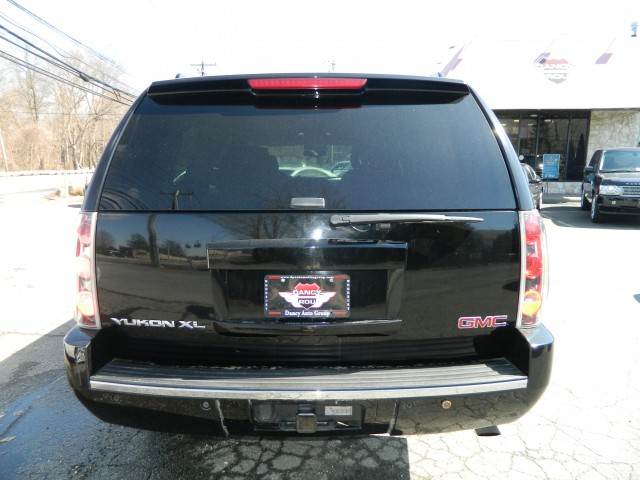 GMC Yukon XL 2008 photo 4