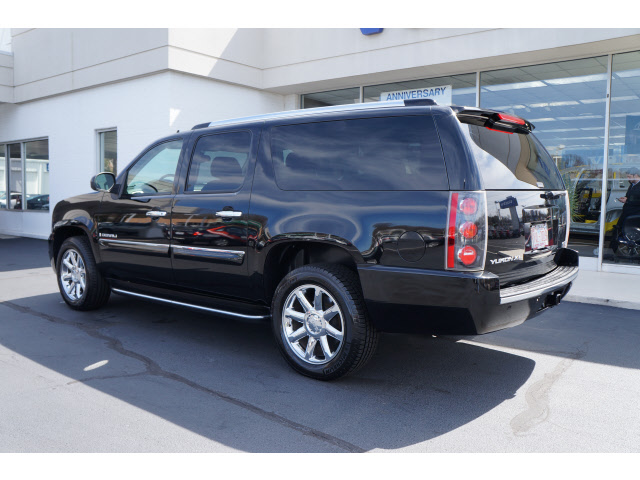 GMC Yukon XL 2008 photo 3