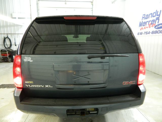 GMC Yukon XL 2008 photo 4