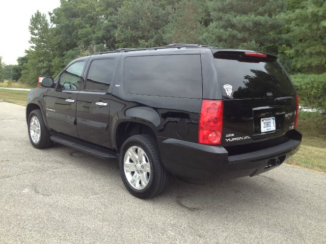 GMC Yukon XL 2008 photo 4