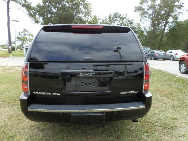 GMC Yukon XL 2008 photo 3