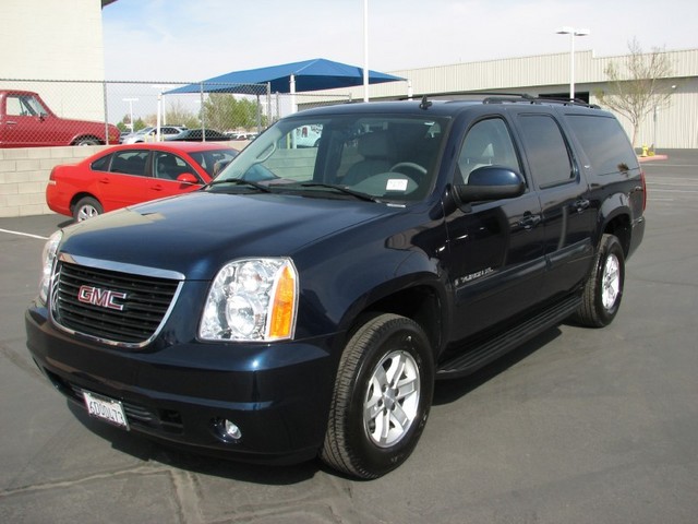 GMC Yukon XL 2008 photo 2