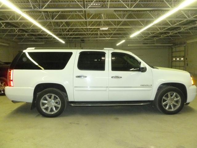 GMC Yukon XL 2008 photo 1