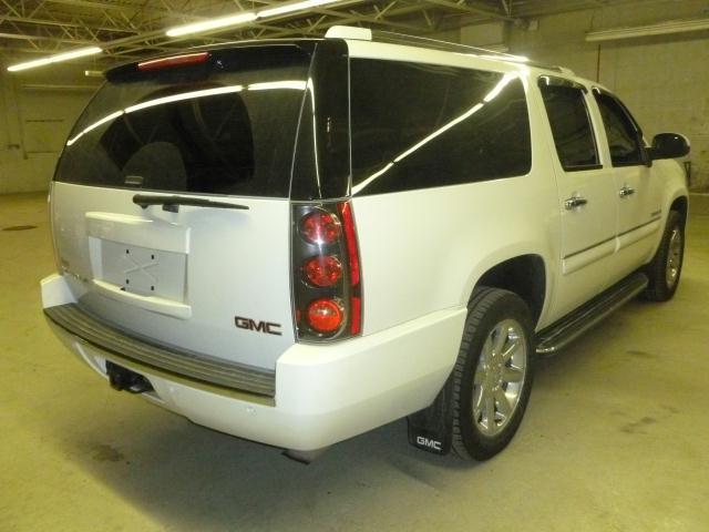 GMC Yukon XL 2008 photo 3