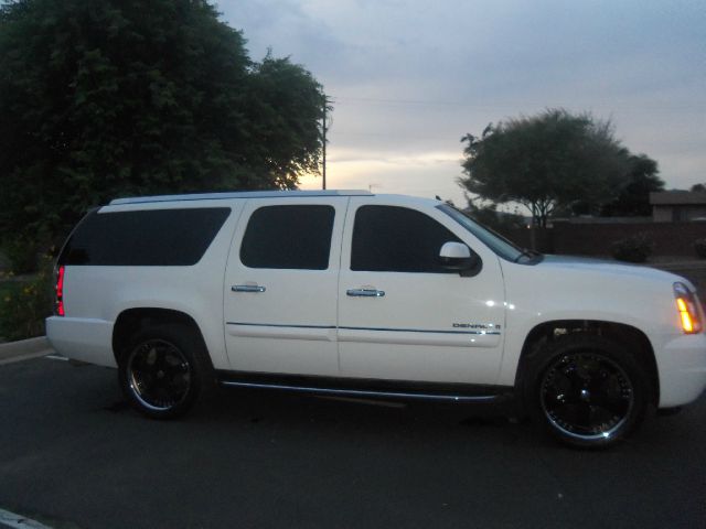 GMC Yukon XL 2008 photo 1