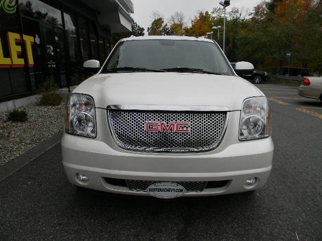 GMC Yukon XL 2009 photo 3