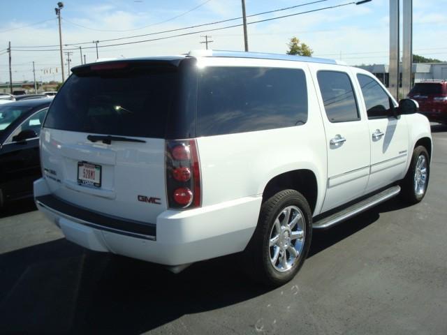 GMC Yukon XL 2009 photo 1