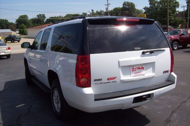 GMC Yukon XL 2009 photo 3